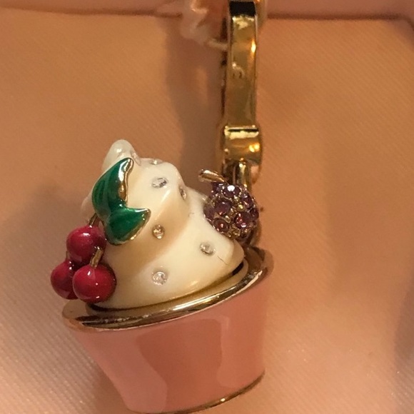New Juicy Couture Ice Cream Yogurt dish Charm - Picture 3 of 4